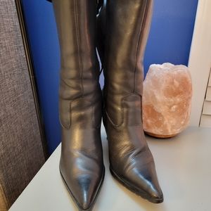 Black leather, pointy toe, Harley Davidson boots sz 9 w/ adjustable laced detail